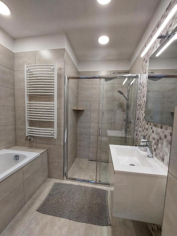 Paskom Apartmanhaz Nyergesujfalu Екстер'єр фото